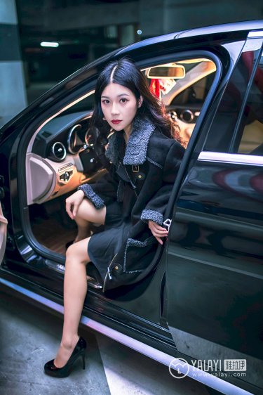 《丰满女邻居的秘密》